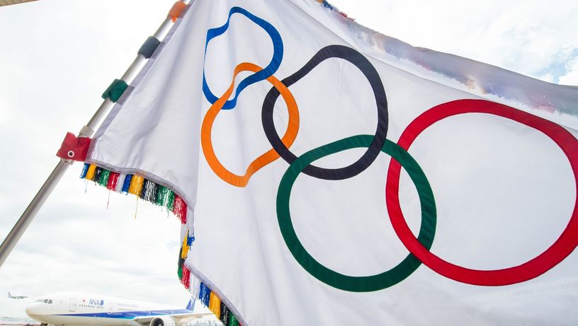 Bandeira das Olimpíadas em Tóquio, Japão, após o anúncio de que o país vai sediar os jogos de 2020
