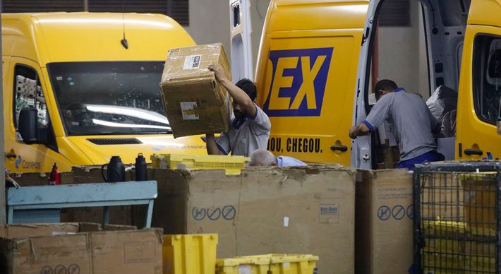 Tribunal havia julgado na segunda (21) que os funcionários dos Correios deveriam voltar a trabalhar a partir desta terça (22), mas a federação negou acordo