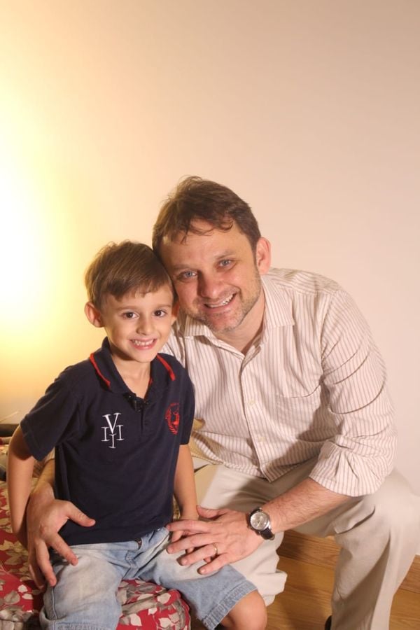 Dr Marcus Vinícius Leitão, diretor clínico da Rede Meridional, e o filho Yohai
