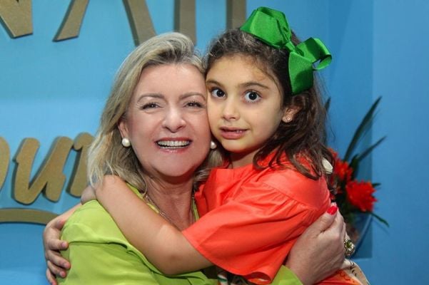 Gracinha Nader e a neta Sophia