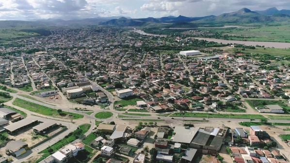 Aroldo Toso, de 61 anos, estava com um fio elétrico de uma bomba de água na mão quando foi encontrado sem vida no poço de peixes na tarde de quarta-feira (10)
