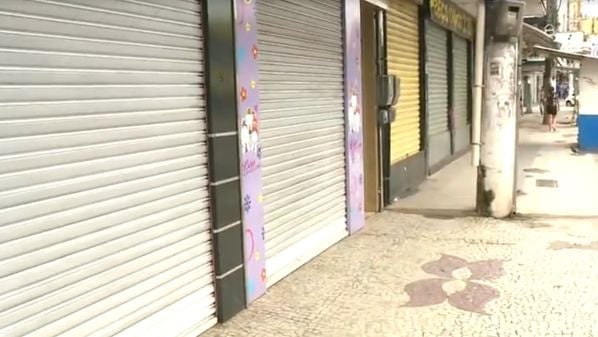 O prefeito de Cachoeiro de Itapemirim, Victor Coelho, realizou uma teleconferência com representantes do comércio e disse que, se for necessário, o fechamento do comércio será prorrogado