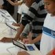 Imagem - Com e sem aulas online, mães contam como lidam com filhos em casa