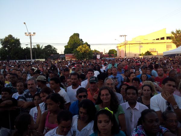 2013 - Multidão na posse de Nozinho Correa como prefeito de Linhares  por Arquivo/A Gazeta