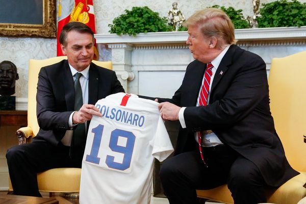 19/03/2019 - Washington, DC - EUA - O Presidente Donald Trump, retribui o presente. por Isac Nóbrega/PR/Flickr