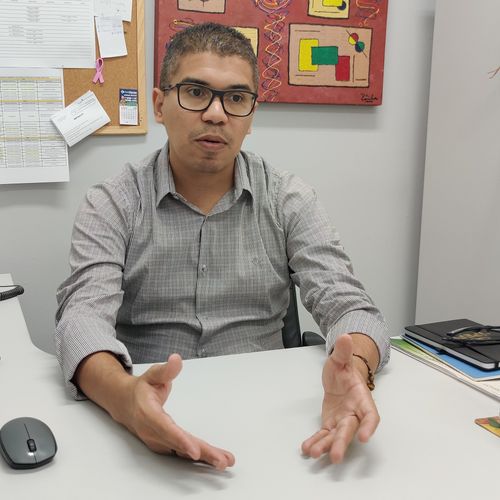 O professor e pesquisador Ananias Francisco Dias Junior promove pesquisas e projetos de sustentabilidade para levar a ciência dos laboratórios para a vida cotidiana