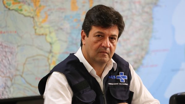O ministro pediu que a população faça a própria máscara e pare de buscar esse tipo de produto