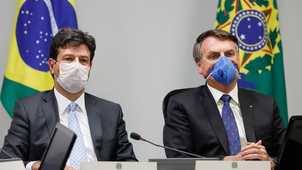 Isolamento social, carreatas, passeio pelo comércio, cloroquina. Presidente disse que 'falta humildade' ao ministro da Saúde