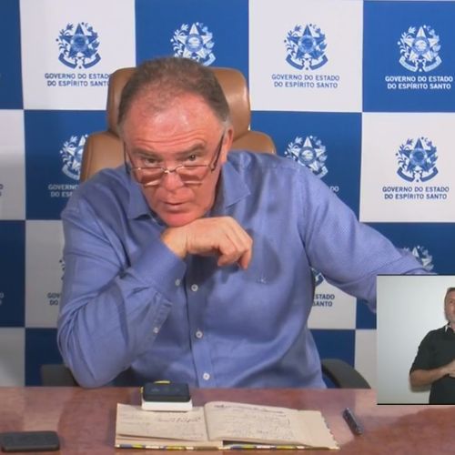 A pessoa diz que ficou sabendo que o secretário de Estado da Saúde passou mal e ao saber que ele está bem diz: 'Fala com ele 'pra' não morrer agora não!'. A ligação termina com os dois sorrindo.