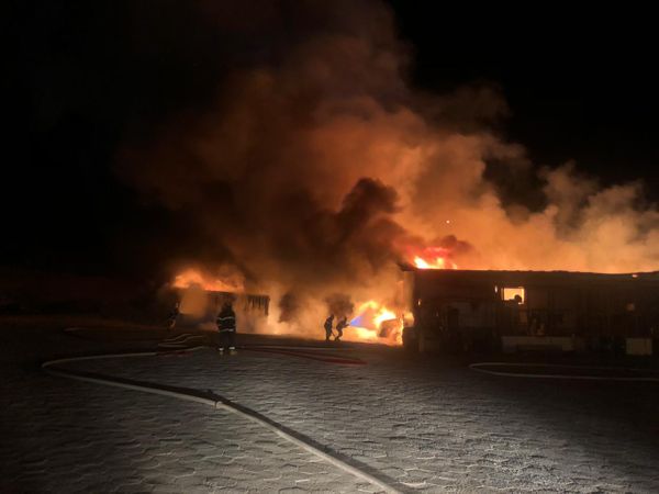 Incêndio atingiu loja da Frisa na noite desta segunda-feira (30)