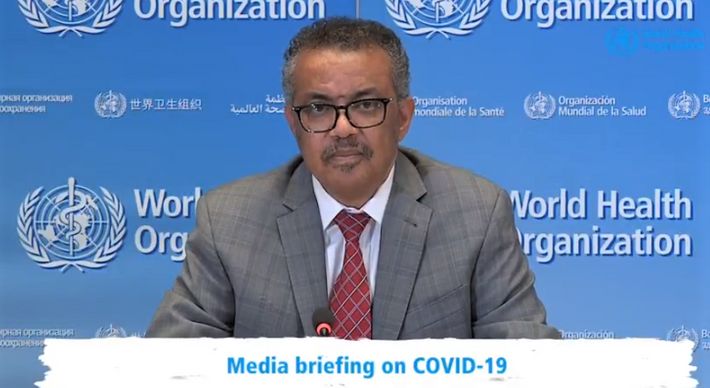 Tedros Ghebreyesus fez uma defesa inflamada do trabalho em andamento da OMS, dizendo que o foco agora é “salvar vidas” e que não queria perder tempo com críticas