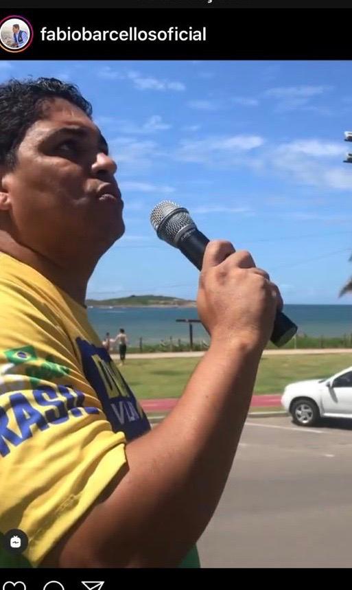 Fábio no caminhão na orla de Vila Velha em protesto no último sábado contra o isolamento social