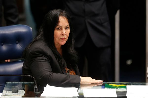 Rose de Freitas é senadora do Espírito Santo pelo partido MDB. Ela está no seu primeiro mandato como senadora. O mandato de oito anos termina em 31 de dezembro de 2022.em 