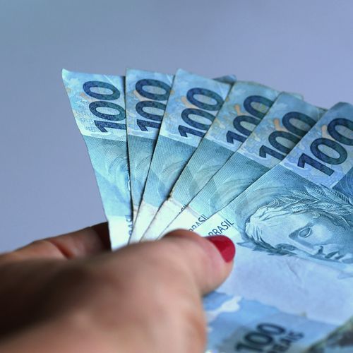O auxílio emergencial deve começar a ser pago nesta quinta (9)