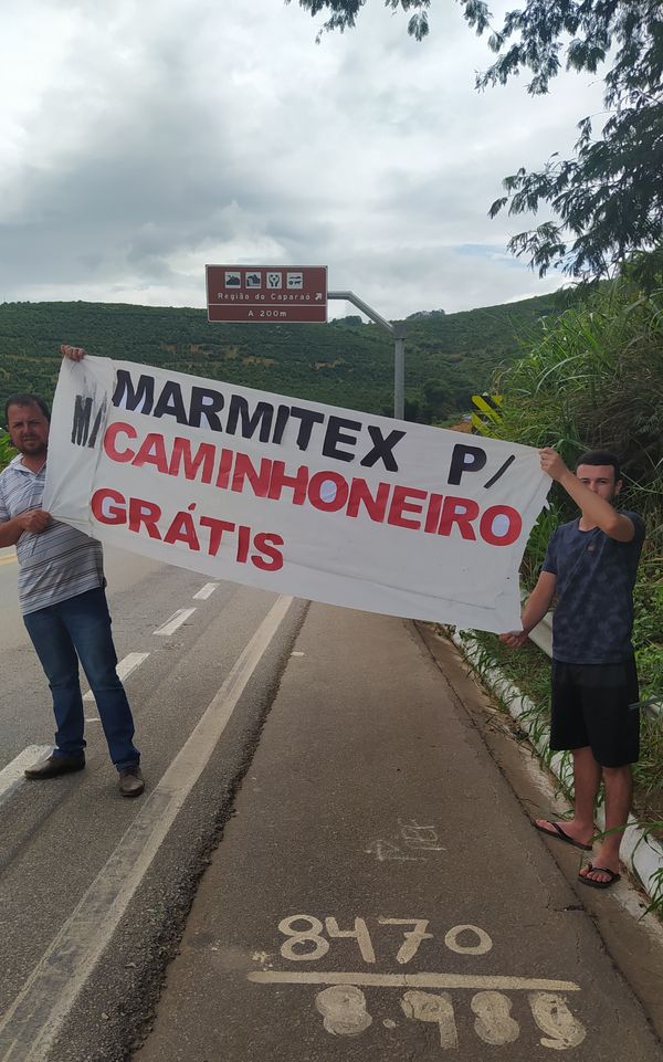Na BR 262, em Iúna, caminhoneiros também receberam marmitex