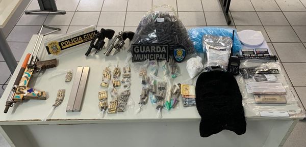 Material apreendido durante operação da Polícia Civil