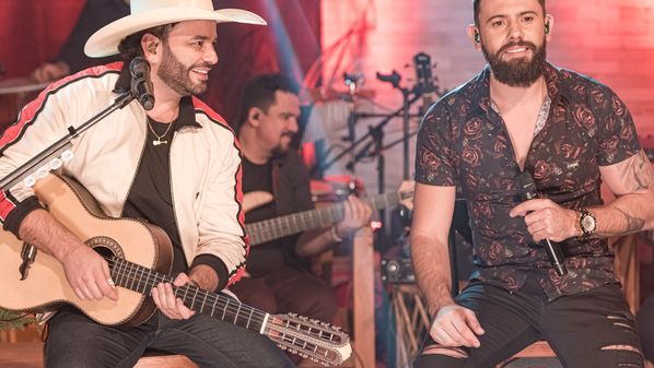 Dupla comemora a explosão do hit na novela e intensifica trabalhos na internet em tempos de coronavírus. Cantores ainda falam dos dias passados no Espírito Santo