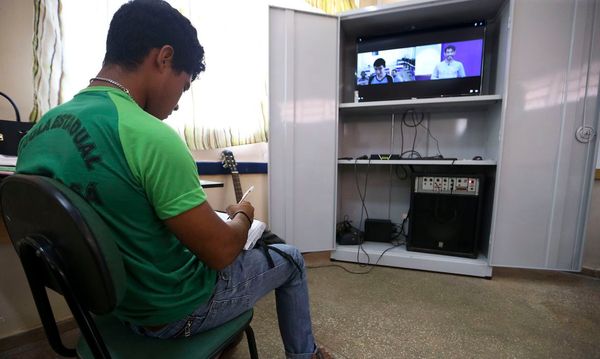 Estudantes da rede estadual de SP terão aulas por TV aberta e celular