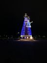 Nossa Senhora da Penha iluminada na Praça do Papa, em Vitória (Diony Silva/TV Gazeta)