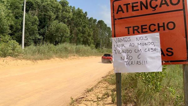 Placa pede conscientização de visitantes