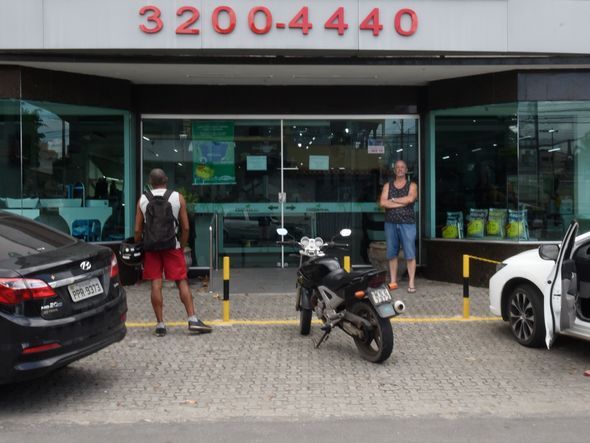 Abertura da material de construção Coqueiral no Parque das Gaivotas.  por Carlos Alberto Silva