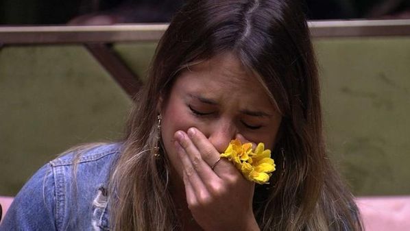 Disputando votos com Babu e Thelma, mineira acabou perdendo e disse estar vibrando positivamente para brothers confinados