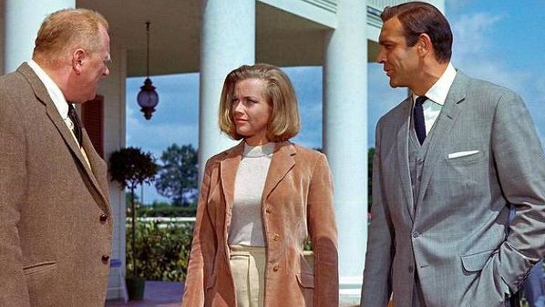 Atriz fez sucesso como a bond girl de 1964 e morreu de causas naturais no Reino Unido