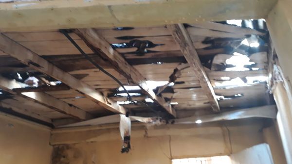 Incêndio destroi
casa abandonada em Cachoeiro por Divulgação/ Corpo de Bombeiros