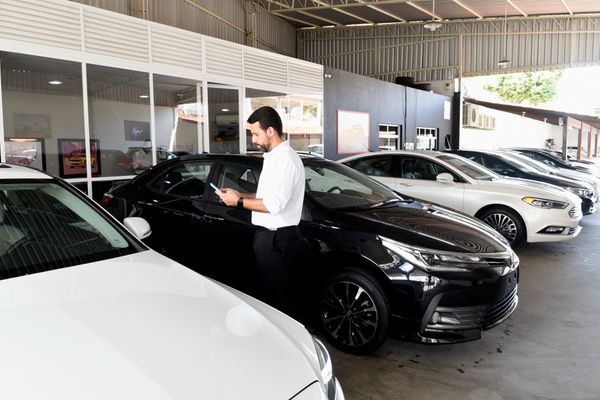 Revenda de veículos All Car, em Itapoã.  por Carlos Alberto Silva