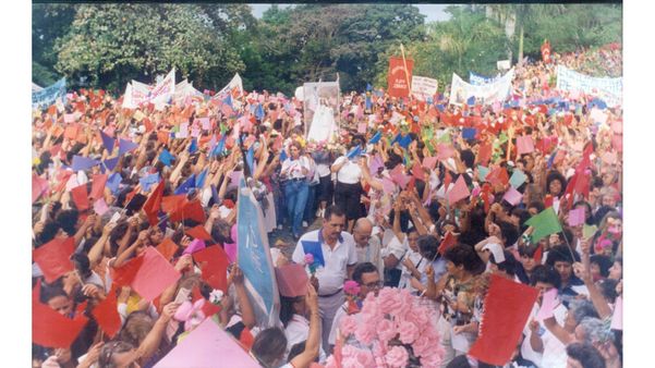 1994 - Festa da Penha Romaria das mulheres ao dia das mães - Foto César Inacio Nunes por César inacio Nunes 