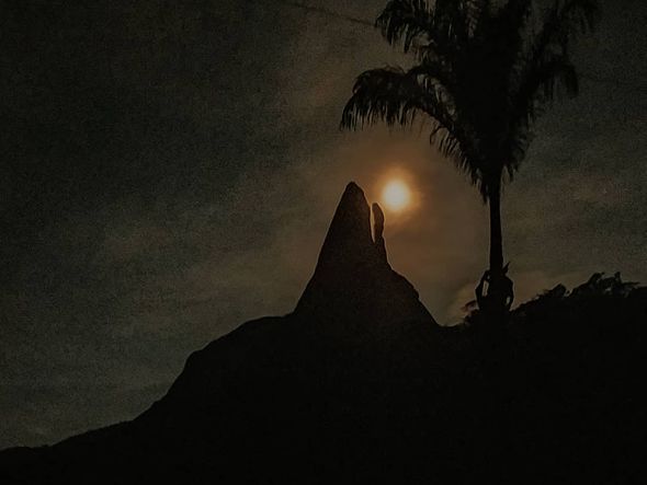 Superlua vista da pedra dos Três Pontões, em Afonso Cláudio por Eduarda Braum