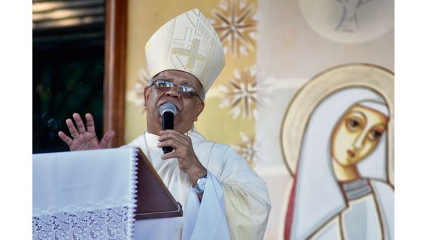 Arcebispo de Vitória, Dom Dario celebra missa de abertura da Festa da Penha