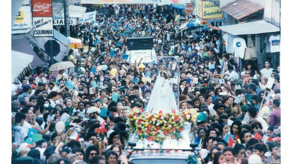1997 - Festa da Penha procissão das mulheres - Foto Jose A Magnago por Jose A Magnago