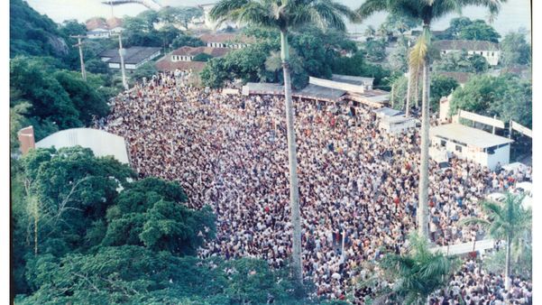 1997 - Festa da Penha Procissão das mulheres - Foto Jose A Magnago por Jose A Magnago 