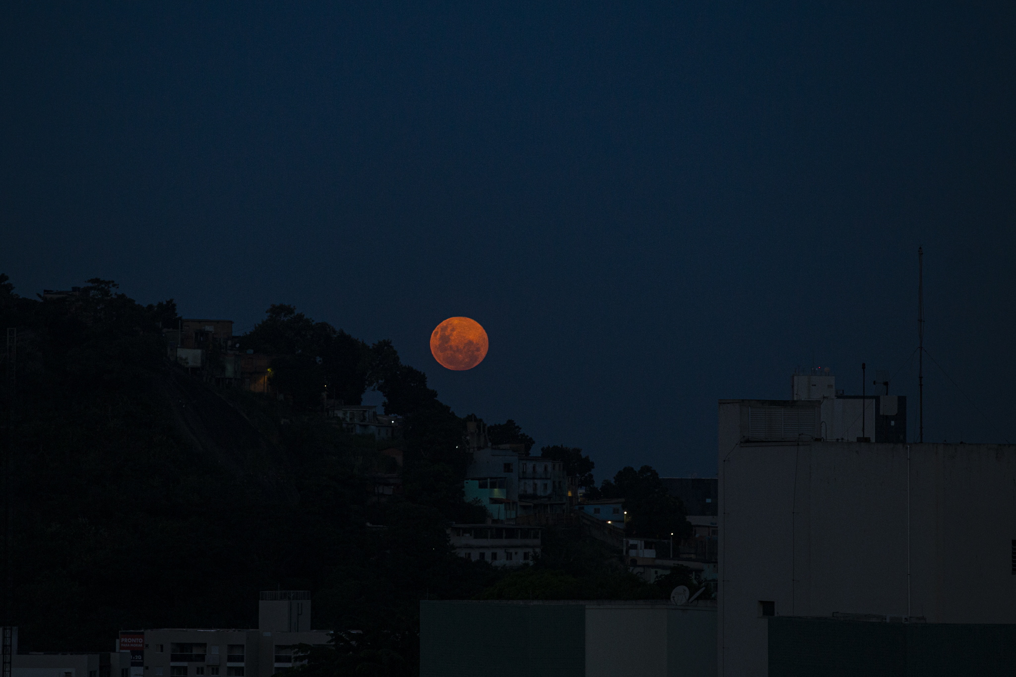 Lua cheia vista de Bento Ferreira - Vitória-ES