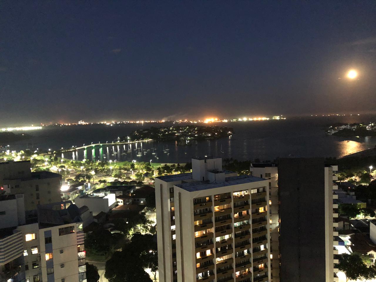 Superlua brilha no céu do ES e encanta capixabas