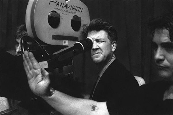 David Lynch dirigindo um capítulo da série