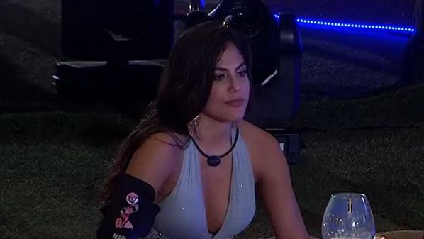 Esposa de Jonas Sulzbach e ex-panicat pode ter exagerado na bebida durante festa do reality da Globo e foi advertida pelo Big Boss ao convidar Flayslane