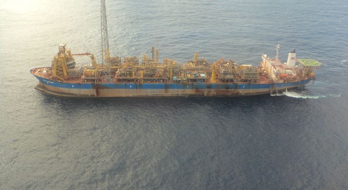 Navio vai executar o projeto Integrado Parque das Baleias (IPB) e terá capacidade de processamento de 100 mil barris de óleo e 5 milhões de m3 de gás por dia