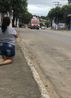 Ajoelhada, mulher aguarda pela passagem da procissão em Aracruz(Rogério Júnior)
