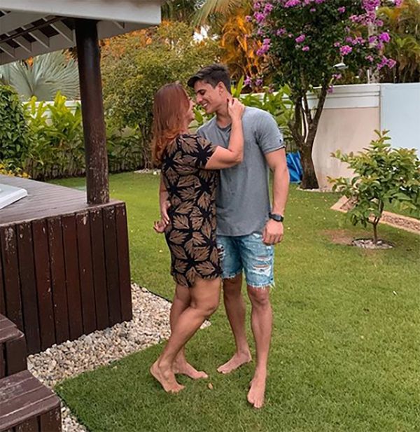 Nadine, mãe de Neymar, está namorando Tiago Ramos, amigo do filho