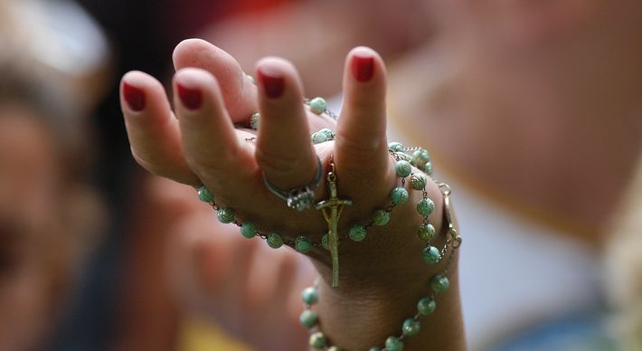 Ministros do Supremo Tribunal Federal (STF) julgam nesta quarta-feira (7) se governadores e prefeitos têm prerrogativa para proibir celebrações religiosas presenciais
