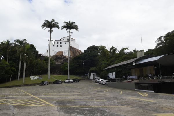 O Convento da Penha vazio durante missa do Oitavário da Penha