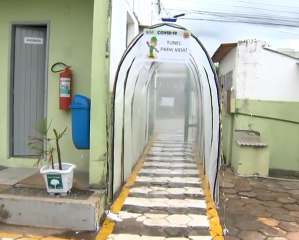 14/04/20 - Aracruz - Empresa de Aracruz cria túnel com produtos para proteger funcionários da covid-19