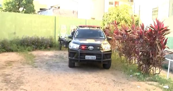 Viatura aguardava pelo sequestrador para conduzi-lo ao presídio após prestar depoimento