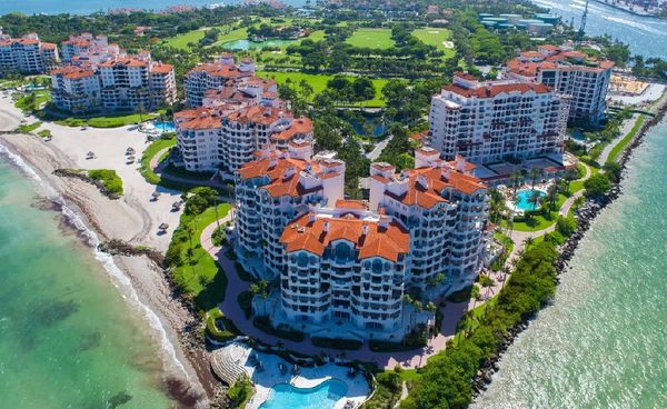 Foto aérea mostra parte de Fisher Island, ilha dos ricaços de Miami, nos Estados Unidos