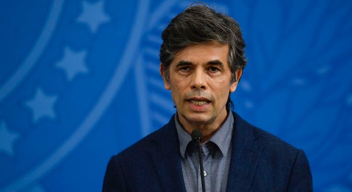 Em entrevista, Teich afirmou que 'não tem como esconder os dados, porque não eram do ministério, eram de Estados e municípios'