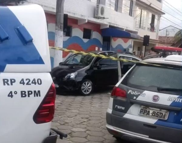 A polícia cercou o carro na altura do bairro Jardim Colorado, em Vila Velha