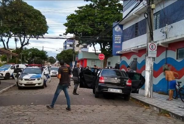 O Etios pertence a uma empresa de transporte por aplicativo e foi roubado em Cariacica