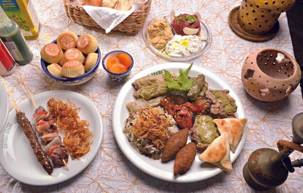 Pratos sírio-libaneses do restaurante Empório Árabe
